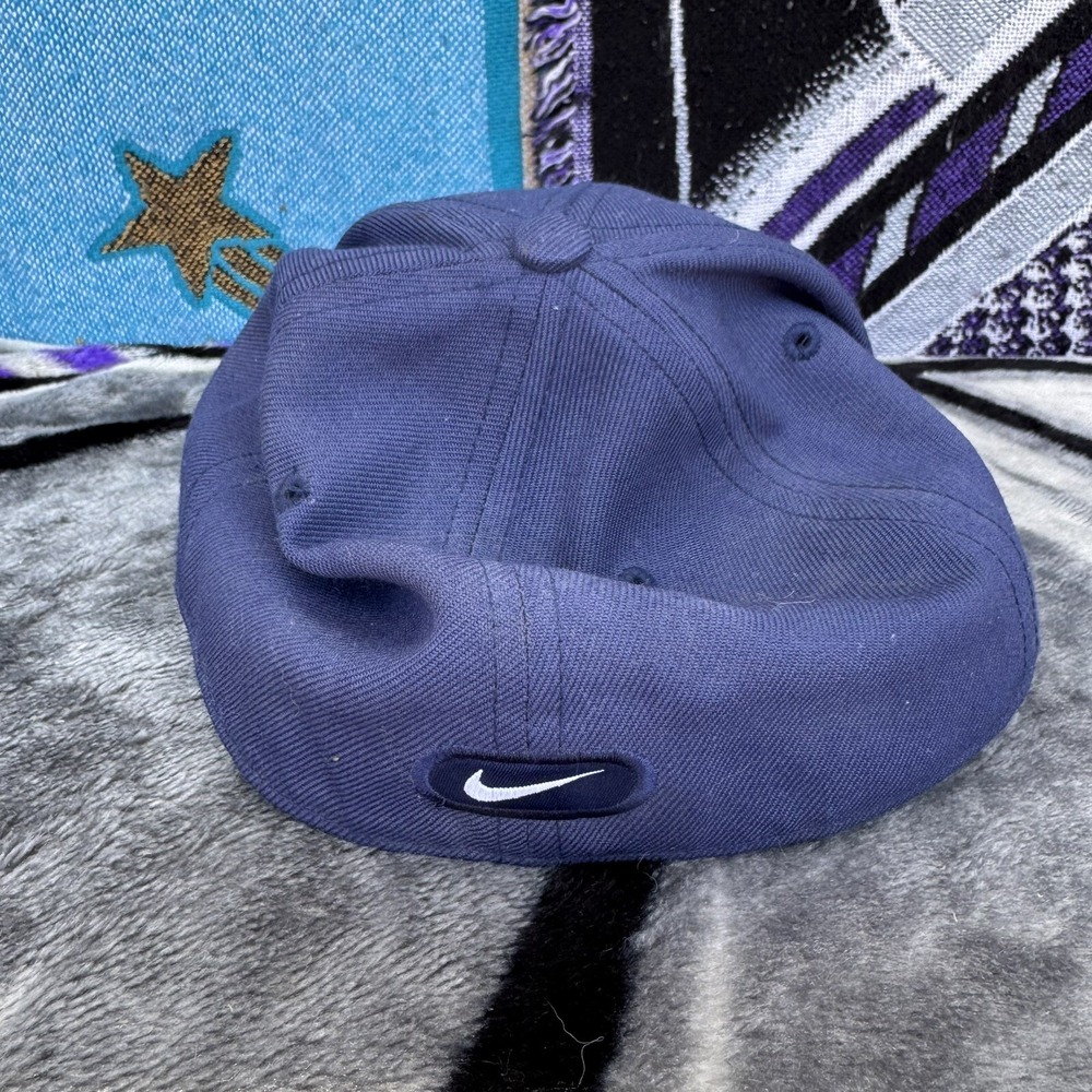 Size 7 1/4 - Nike Hat Strapback Mens Blue White Swoosh Tiger Woods Golf Cap - Picture 5 of 7
